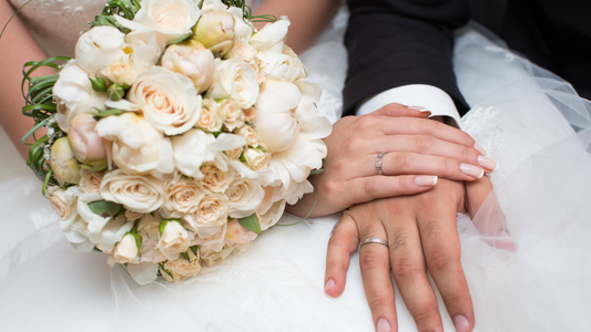 15+  Photoshoot Ideas for the Bride and Groom
